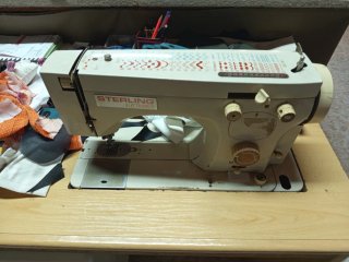Máquina de coser Sterling Electrónica