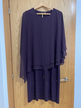 Vestido morado con pedrería