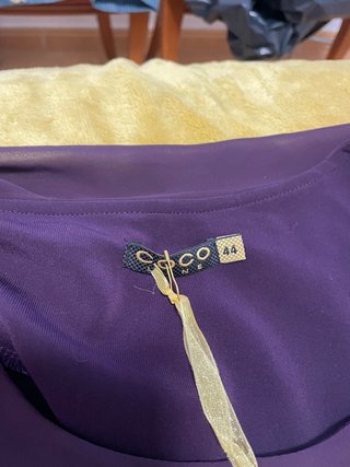 Vestido morado con pedrería