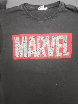 Camiseta Marvel Negra Logo Talla M