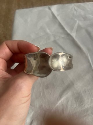 UNOde50. Brazalete bañado en plata de ley.