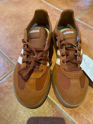 Deportivas Adidas Marrones