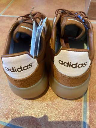 Deportivas Adidas Marrones