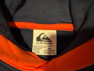 Sudadera Quiksilver Azul y Roja Talla XS niño