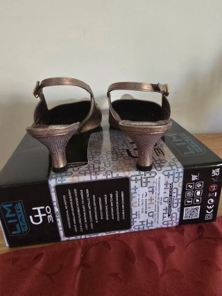 Zapatos Malú Beige y Dorado