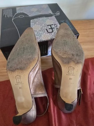 Zapatos Malú Beige y Dorado