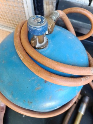 Soplete fontanero con bombona gas