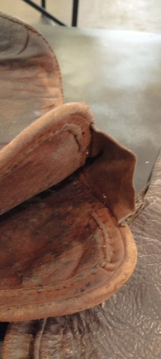 Juego de guantes antiguos.