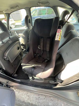 Silla de coche para niños a contramarcha