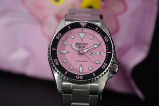 Seiko 5 Sport SRPM07 Pink Panther Edición Limitada