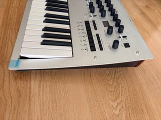 Korg minilogue Sintetizador Analógico