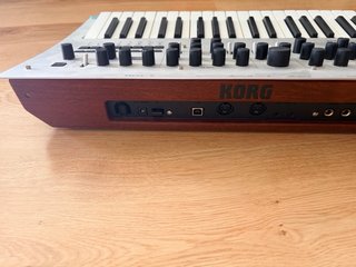 Korg minilogue Sintetizador Analógico