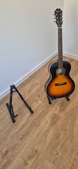 2 soportes para guitarra 38x30x30cm
