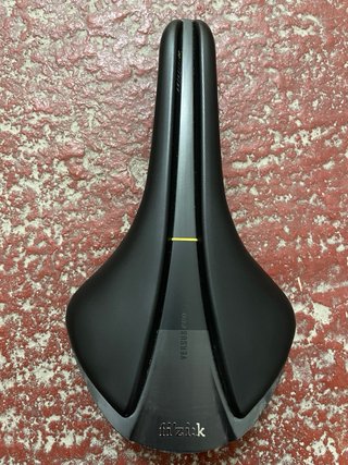 Sillín Fizik Antares Versus Evo Carbono