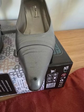 Zapatos de tacón plateados