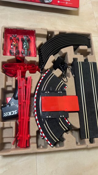 Scalextric Compact Formula Race To Win