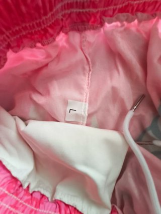 Conjunto Camiseta Guess y Pantalón Corto