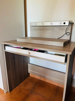 Muebles variados de dormitorio nuevos y seminuevos