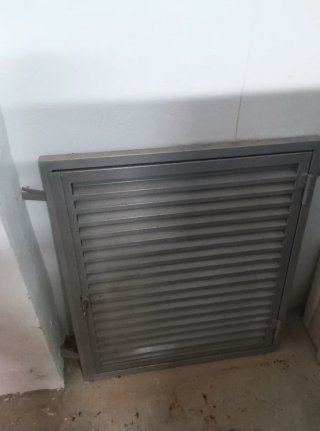 2 Ventanas galvanizadas con cerradura, 2 medidas