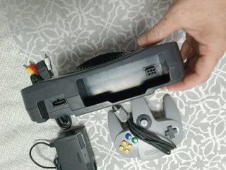 Nintendo 64 con Mario y Mario Kart