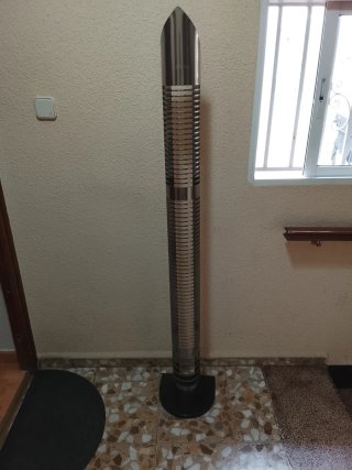 Columna porta CDs metálica
