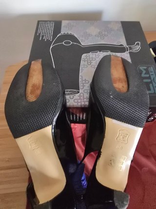 Zapatos de tacón Carmen López negros