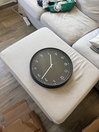 Reloj de pared moderno negro
