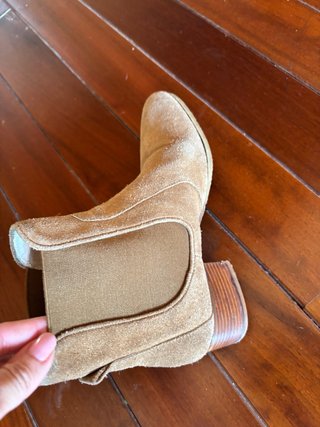 Stivaletti Zara scamosciati beige