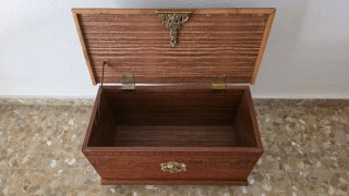 Baúl madera estilo árabe/colonial