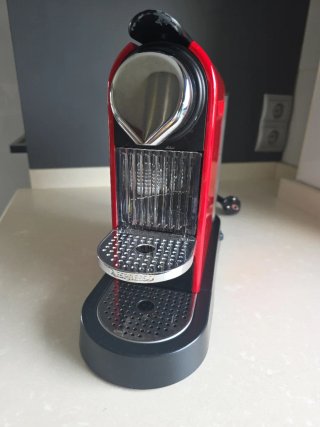 Cafetera Nespresso Krups Roja
