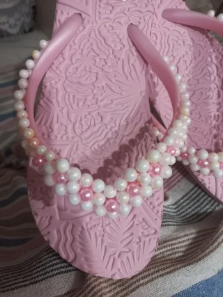 Ciabatte con dita rosa personalizzate con perle 2026