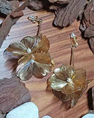 Pendientes Flor Tallo Dorado