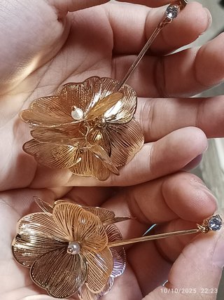 Pendientes Flor Tallo Dorado