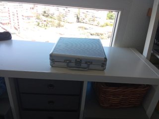 Caja multijuegos con tableros de madera y fichas