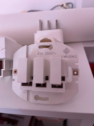 Lote clavijas y enchufes 25A-250V
