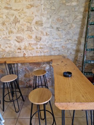 5 Mesa altas madera natural y metal y 20 taburetes