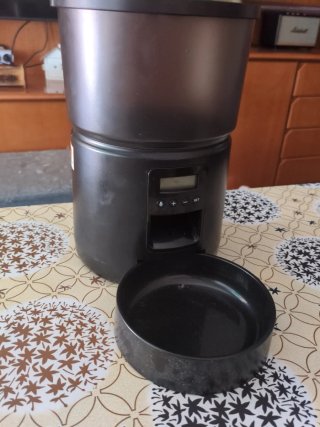 Comedero automático para mascotas