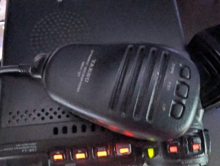Yaesu FT-857D Radio Transceptor HF/VHF/UHF