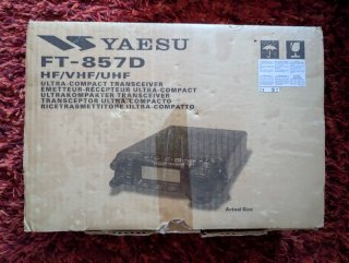 Yaesu FT-857D Radio Transceptor HF/VHF/UHF