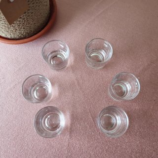 Licorera de cristal con soporte de madera
