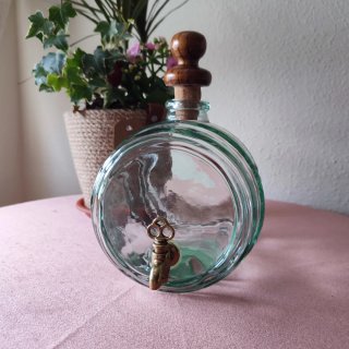 Licorera de cristal con soporte de madera