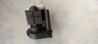 Bomba Condensación Secadora 220-240V 14W