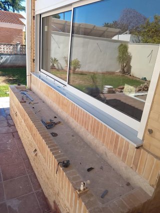 Colocación Ventanales y Mármoles