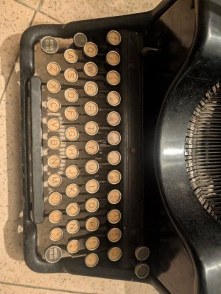 Máquina de Escribir Hispano Olivetti