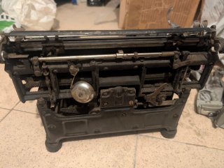 Máquina de Escribir Hispano Olivetti