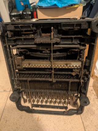 Máquina de Escribir Hispano Olivetti