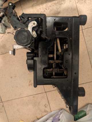 Máquina de Escribir Hispano Olivetti