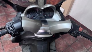 Aprilia Atlantic 125cc gris con baúl