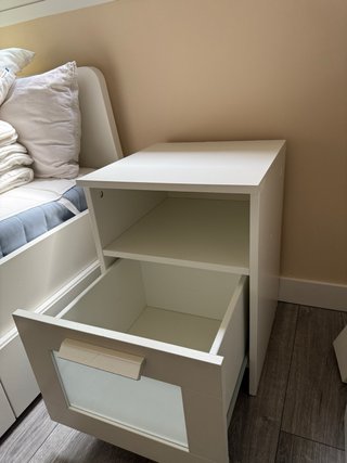 Mesita de noche Brimnes Ikea