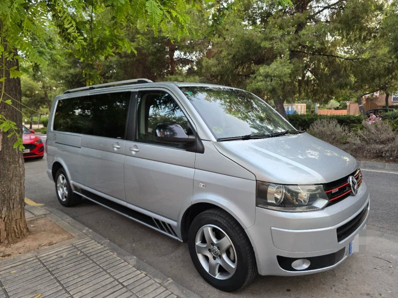 Volkswagen Caravelle 2010 - foto 1